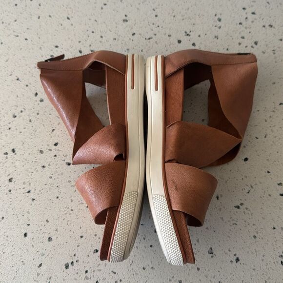 Eileen Fisher Sport Tumbled Leather Sneaker Sandal in Honey - Picture 13 of 15